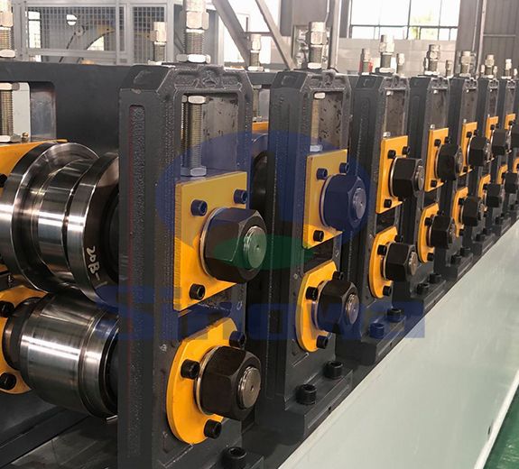 冷弯机组,冷弯机器,冷弯成型机组,辊压成型机组,彩钢压瓦机生产线,CZ檩条互换生产线,全自动净化板生产线,冷弯生产线