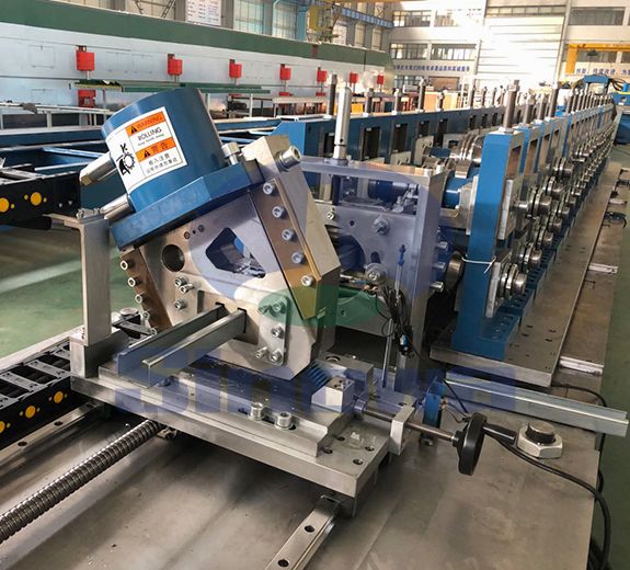 CZ檩条互换生产线